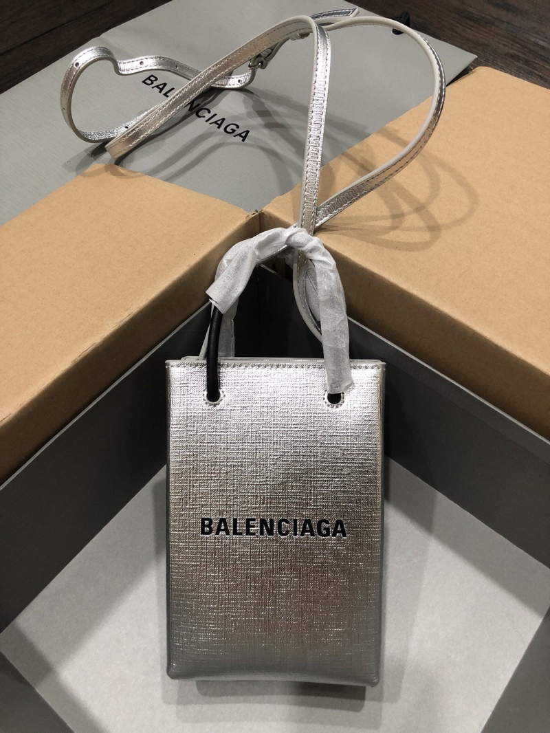Ba1en*iaga shopping bags